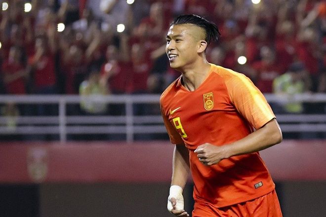 九游正版游戏下载中心冲刺阶段突围战来临；广州队围绕荷甲队长鼓劲；震撼外界；球探报告显示潜力的简单介绍