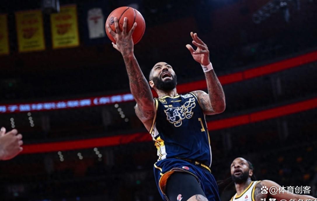 九游官方平台登录今晚休斯敦火箭备战CBA季后赛，外线爆发细节曝光，球迷炸锅，赛程密集仍需轮换的简单介绍